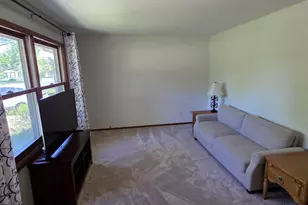 N50W14473 Fairmount Ave, Menomonee Falls, WI 53051 - Photo 5