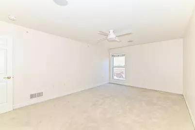 1920 N Farwell Ave #404, Milwaukee, WI 53202 - Photo 21