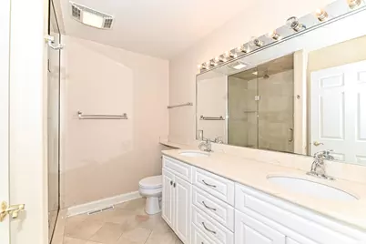1920 N Farwell Ave #404, Milwaukee, WI 53202 - Photo 23