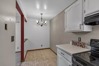 W177N9776  Riversbend Cir, Germantown, WI 53022 - Photo 5