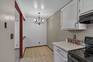 W177N9776 Riversbend Circle, Germantown, WI 53022 - Photo 5