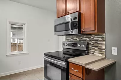 3684 S 33rd St, Greenfield, WI 53221 - Photo 9