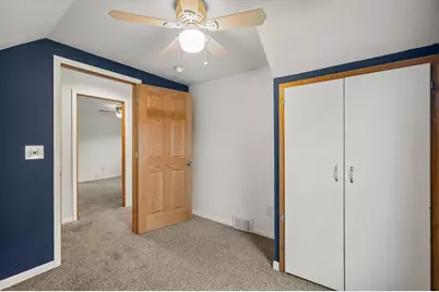 3684 S 33rd St, Greenfield, WI 53221 - Photo 15