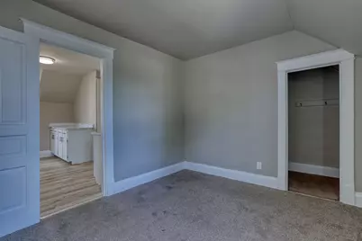 2316 S 84th St, West Allis, WI 53227 - Photo 7