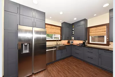 2876 N Grant Blvd, Milwaukee, WI 53210 - Photo 17