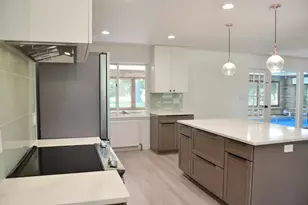 13815 W Robin Trail, New Berlin, WI 53151 - Photo 7