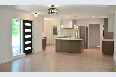 13815 W Robin Trl, New Berlin, WI 53151 - Photo 5