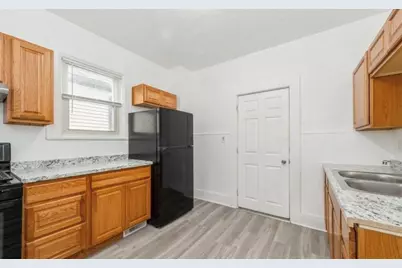 922  Racine St, Racine, WI 53403 - Photo 5