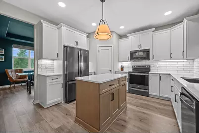 S54W25488  Pebble Brook Ct, Waukesha, WI 53189 - Photo 9