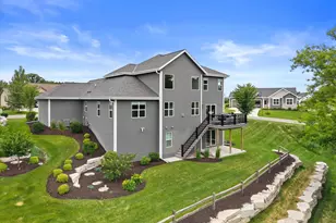 S54W25488 Pebble Brk Ct, Waukesha, WI 53189 - Photo 39