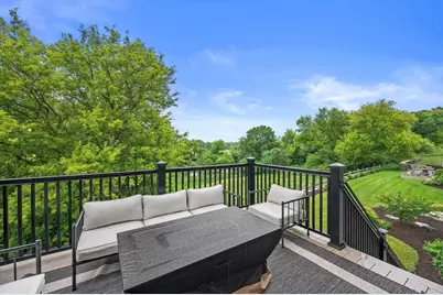 S54W25488  Pebble Brook Ct, Waukesha, WI 53189 - Photo 3
