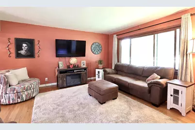 8675 N 51st St, Brown Deer, WI 53223 - Photo 7
