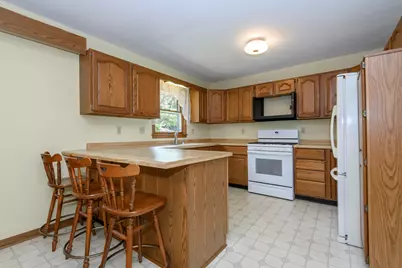 321  Macarthur Dr, Mukwonago, WI 53149 - Photo 15