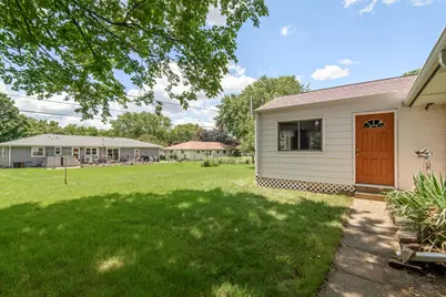 321  Macarthur Dr, Mukwonago, WI 53149 - Photo 3