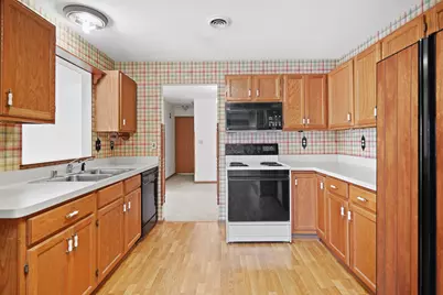 3128  Wood Rd #16, Racine, WI 53406 - Photo 9