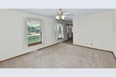 2920  Wildrose Way, Racine, WI 53402 - Photo 7