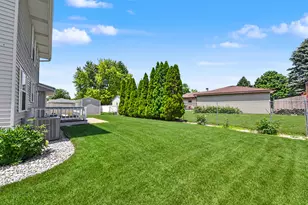2920 Wildrose Way, Racine, WI 53402 - Photo 41