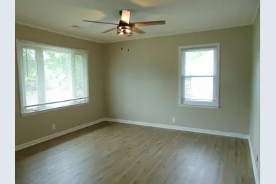 517  Maple St, Mukwonago, WI 53149 - Photo 7
