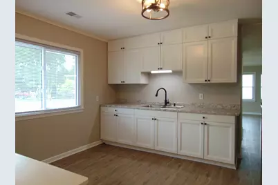 517  Maple St, Mukwonago, WI 53149 - Photo 3