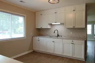 517 Maple St, Mukwonago, WI 53149 - Photo 3