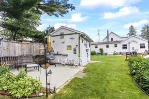 552 Milford St, Watertown, WI 53094 - Photo 9