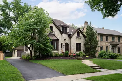7023  Grand Pkwy, Wauwatosa, WI 53213 - Photo 3