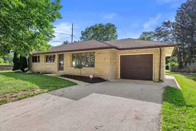 W238N6498  Elmwood Ave, Sussex, WI 53089 - Photo 3