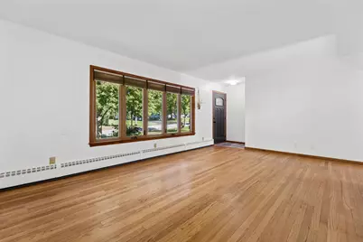 W238N6498  Elmwood Ave, Sussex, WI 53089 - Photo 5