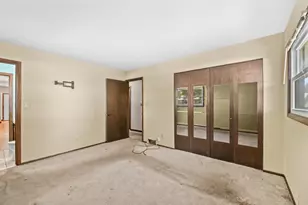 3490 E Van Beck Ave, Saint Francis, WI 53235 - Photo 13