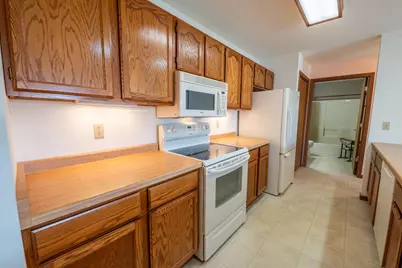 715  Canterberry Ct #209, West Bend, WI 53090 - Photo 11