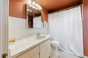 4834 W Wisconsin Ave, Milwaukee, WI 53208 - Photo 47