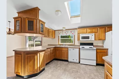 220 N Packer Dr, Francis Creek, WI 54220 - Photo 7
