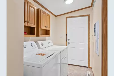 220 N Packer Dr, Francis Creek, WI 54220 - Photo 9