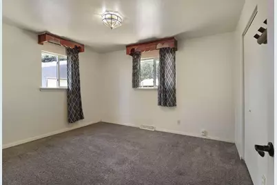 6924  Whitewater St, Racine, WI 53402 - Photo 13