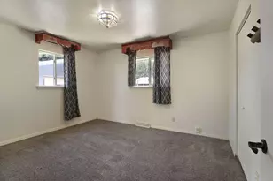 6924 Whitewater St, Racine, WI 53402 - Photo 13