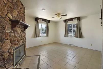 6924  Whitewater St, Racine, WI 53402 - Photo 5