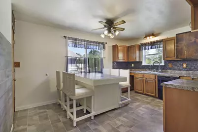 6924  Whitewater St, Racine, WI 53402 - Photo 7