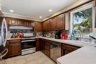 516 N 5th St, Manitowoc, WI 54220 - Photo 13