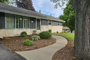 W225N8303 Longview Dr, Lisbon, WI 53089 - Photo 7