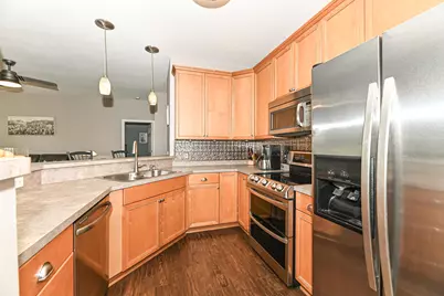 1202  Woodbury Cmn #A, Waukesha, WI 53189 - Photo 7