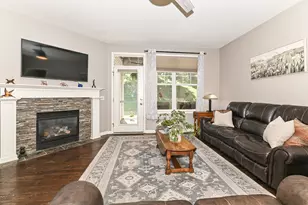 1202 Woodbury Common, Waukesha, WI 53189 - Photo 15
