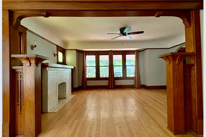 4034 N Larkin St, Shorewood, WI 53211 - Photo 9