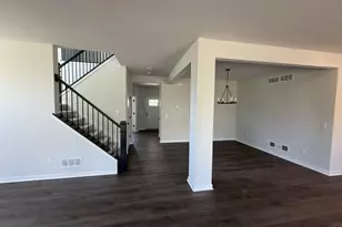 N101W16888 Tanglewood Dr, Germantown, WI 53022 - Photo 9