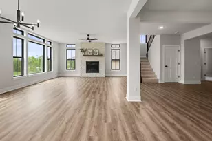 N66W21485 Sagebrush Dr, Menomonee Falls, WI 53051 - Photo 5