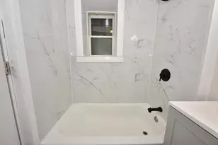 1816 N Arlington Pl, Milwaukee, WI 53202 - Photo 25