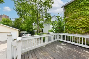 1816 N Arlington Pl, Milwaukee, WI 53202 - Photo 5