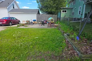 1305 S 15th St, Manitowoc, WI 54220 - Photo 25