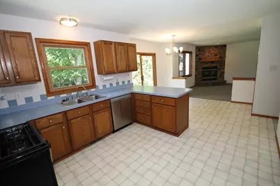 S70W19298  Wentland Dr, Muskego, WI 53150 - Photo 7