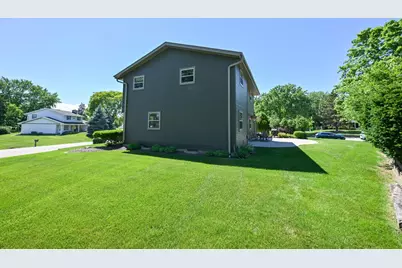 12660 W Crawford Dr, New Berlin, WI 53151 - Photo 43