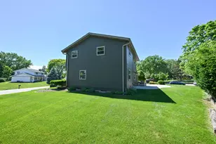 12660 W Crawford Dr, New Berlin, WI 53151 - Photo 43